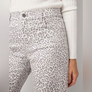 Liz Claiborne EUC Leopard Animal Print High Waist Straight Leg Jeans Size 8